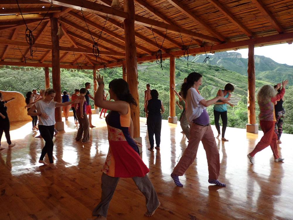 energia grupo danzantes colorida