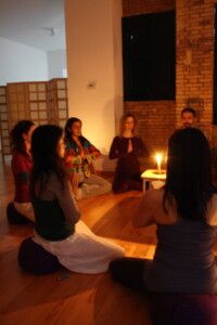 namaste vela vertical noche