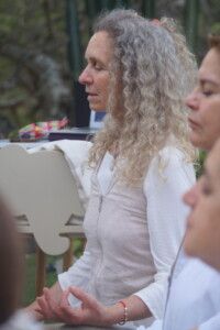 sumana meditando mudra
